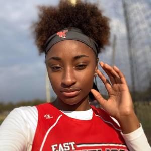 Meet your Posher, Makayla